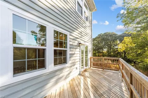 Exterior - 307 Freeman Dr, Hampton, VA 23666 photo 3 of 7
