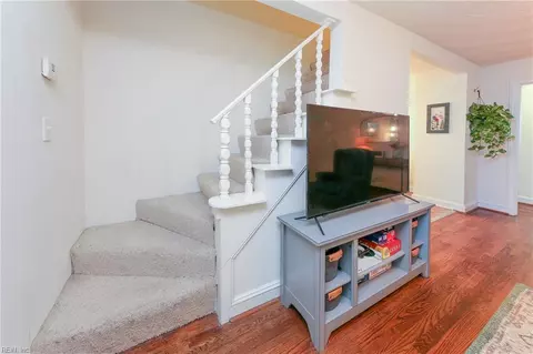 Entry Way - 4723 Woolsey St, Norfolk, VA 23513 photo 1 of 1