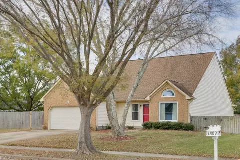 1085 Northvale Dr, Virginia Beach, VA 23464