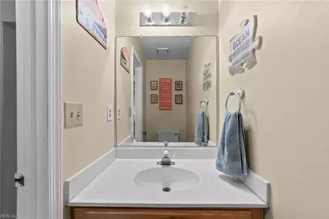 Bath - 152 Corwin Cir, Hampton, VA 23666 photo 2 of 2