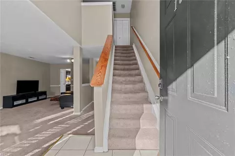 Entry Way - 152 Corwin Cir, Hampton, VA 23666 photo 1 of 1
