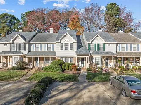 Exterior - 152 Corwin Cir, Hampton, VA 23666 photo 2 of 3