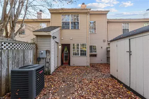 Exterior - 152 Corwin Cir, Hampton, VA 23666 photo 3 of 3
