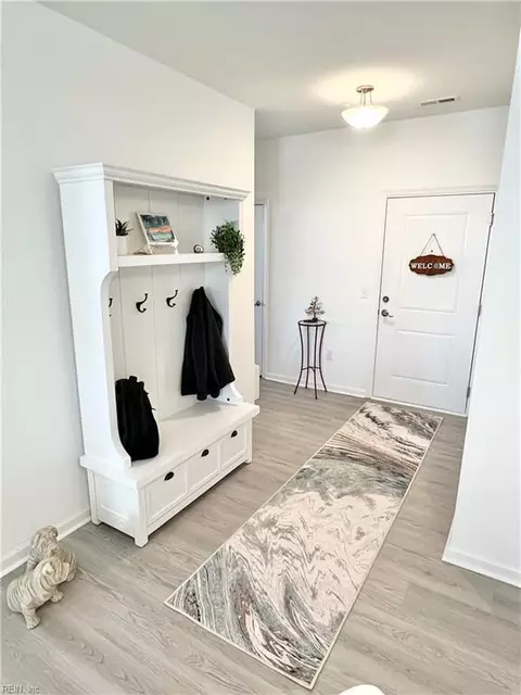 Entry Way - 1509 Waitsel Dr #202, Chesapeake, VA 23320 photo 2 of 2
