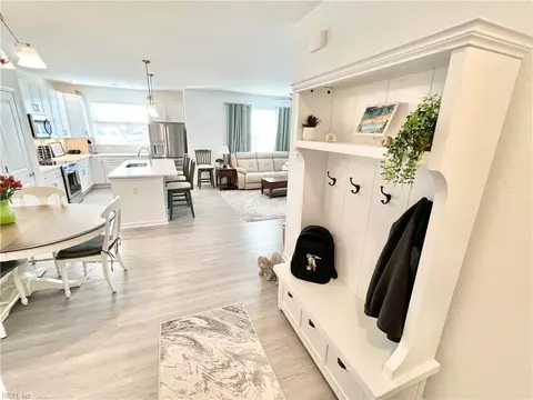 Entry Way - 1509 Waitsel Dr #202, Chesapeake, VA 23320 photo 1 of 2