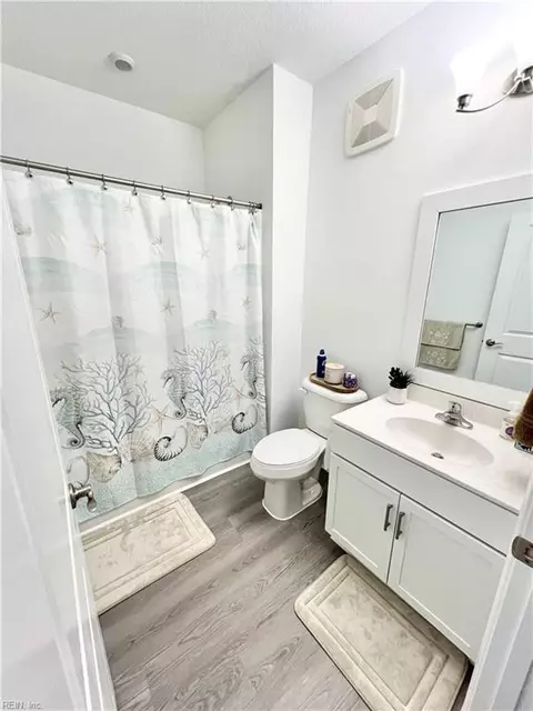 Bath - 1509 Waitsel Dr #202, Chesapeake, VA 23320 photo 4 of 4