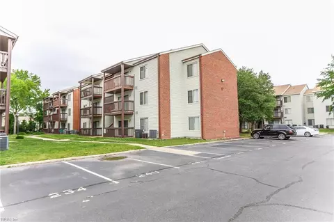 129 Hampton Club Dr, Hampton, VA 23666 photo 8