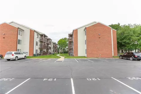 129 Hampton Club Dr, Hampton, VA 23666 photo 7