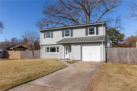 3044 Cobblestone Dr, Virginia Beach, VA 23452