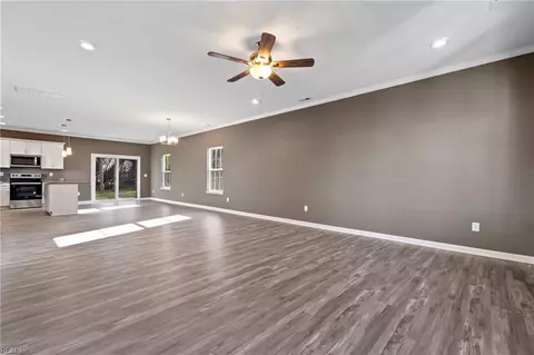 128 S 5th St, Suffolk, VA 23434 photo 6
