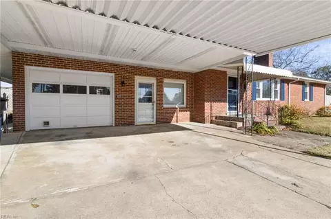 2 Rivercrest Ct, Portsmouth, VA 23701