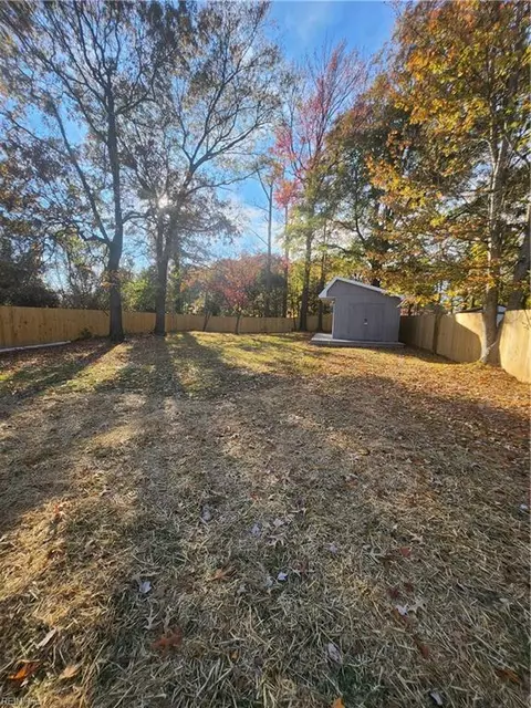 147 Armstrong Dr, Hampton, VA 23669 photo 20