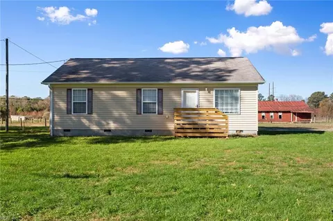 1093 Hosier Rd, Suffolk, VA 23434