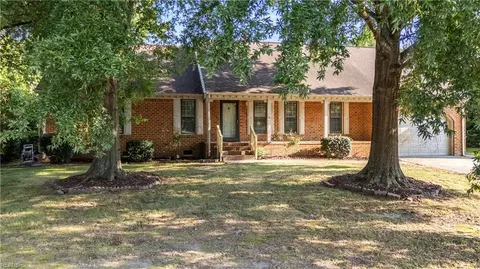 1809 Summerhedge Cls Close, Virginia Beach, VA 23456