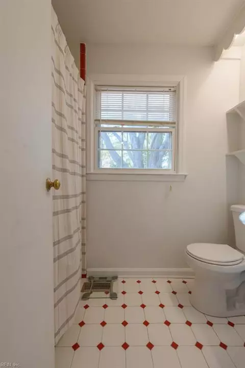 317 Winchester Dr, Hampton, VA 23666 photo 20