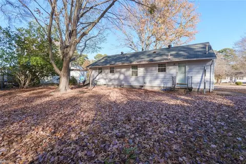 317 Winchester Dr, Hampton, VA 23666 photo 40
