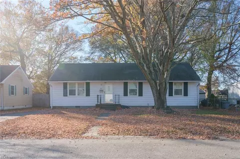 317 Winchester Dr, Hampton, VA 23666