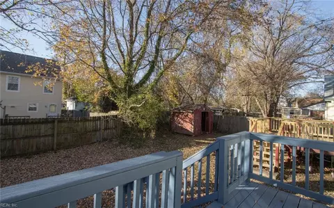 Exterior - 31 Bland St, Hampton, VA 23669 photo 1 of 2