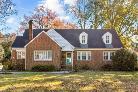 46 Cedar Ln, Newport News, VA 23601