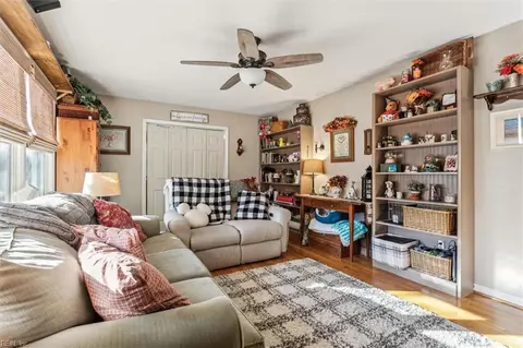 Living - 12 Alexander Dr, Hampton, VA 23664 photo 2 of 2
