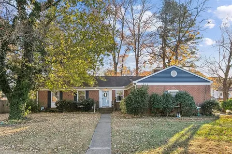 12 Alexander Dr, Hampton, VA 23664