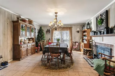 Dining - 12 Alexander Dr, Hampton, VA 23664 photo 2 of 4