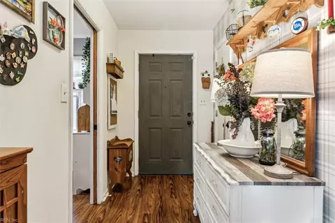 Entry Way - 12 Alexander Dr, Hampton, VA 23664 photo 2 of 2