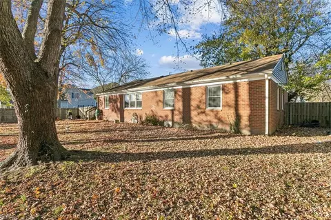 Exterior - 12 Alexander Dr, Hampton, VA 23664 photo 8 of 10