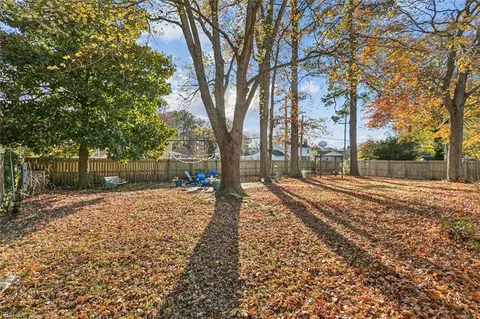 Exterior - 12 Alexander Dr, Hampton, VA 23664 photo 6 of 10