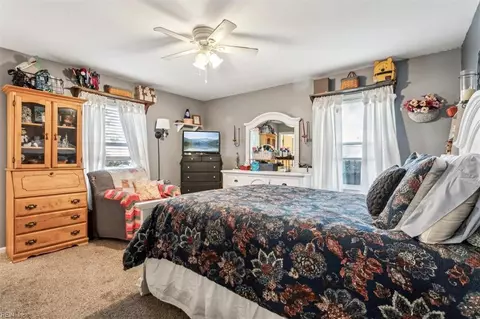 Bedroom - 12 Alexander Dr, Hampton, VA 23664 photo 3 of 8