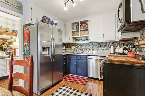Kitchen - 12 Alexander Dr, Hampton, VA 23664 photo 2 of 4