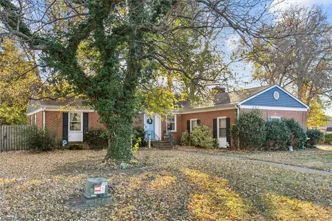 Exterior - 12 Alexander Dr, Hampton, VA 23664 photo 2 of 10