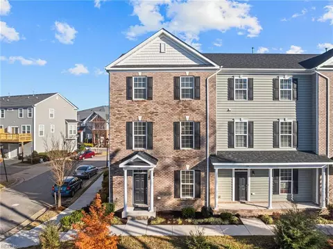 102 Runnel St, Hampton, VA 23666