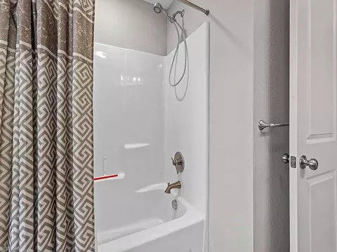 Bath - 8028 Van Patten Rd, Norfolk, VA 23505 photo 6 of 6