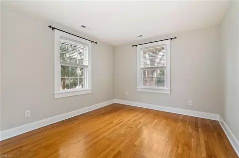 Bedroom - 40 Pear Ave, Hampton, VA 23661 photo 5 of 8