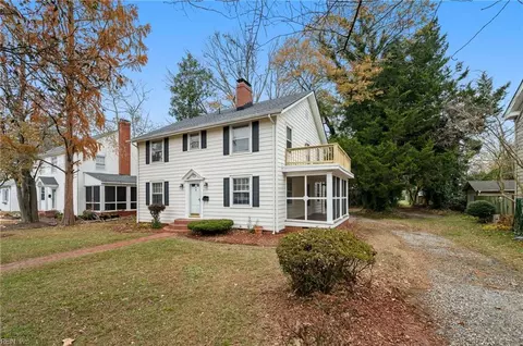Exterior - 40 Pear Ave, Hampton, VA 23661 photo 3 of 11