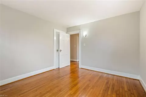 Bedroom - 40 Pear Ave, Hampton, VA 23661 photo 4 of 8
