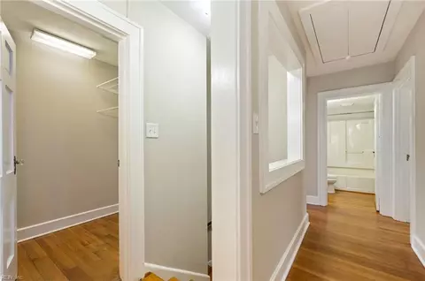 Entry Way - 40 Pear Ave, Hampton, VA 23661 photo 4 of 4