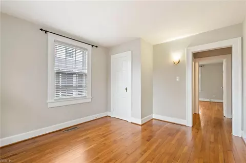 Bedroom - 40 Pear Ave, Hampton, VA 23661 photo 2 of 8
