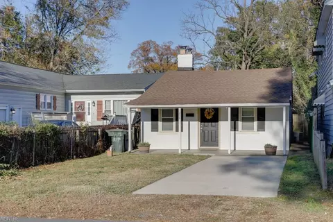 218 Apple Ave, Hampton, VA 23661