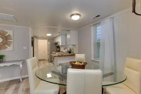 Dining - 218 Apple Ave, Hampton, VA 23661 photo 3 of 3