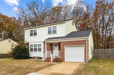 Exterior - 206 Prince James Dr, Hampton, VA 23666 photo 3 of 7