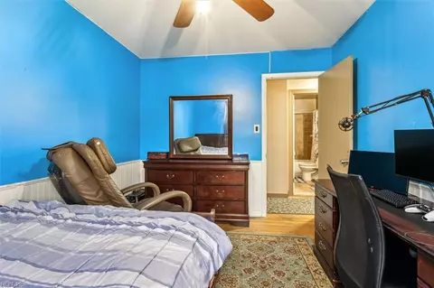Bedroom - 206 Prince James Dr, Hampton, VA 23666 photo 2 of 9