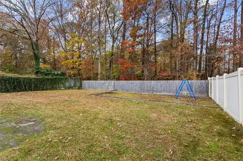Exterior - 206 Prince James Dr, Hampton, VA 23666 photo 4 of 7