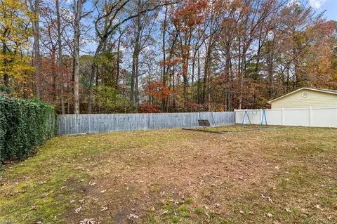 Exterior - 206 Prince James Dr, Hampton, VA 23666 photo 5 of 7