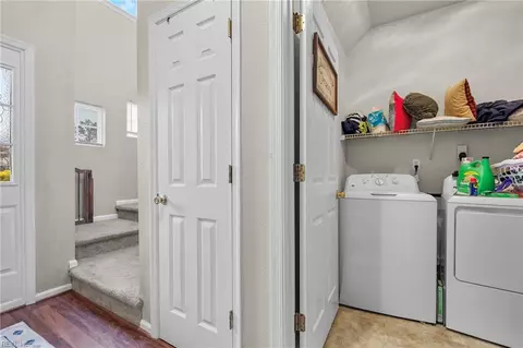 Entry Way - 3910 River Breeze Cir, Chesapeake, VA 23321 photo 6 of 7
