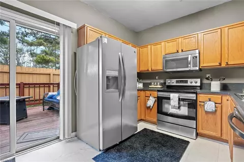 Kitchen - 3910 River Breeze Cir, Chesapeake, VA 23321 photo 3 of 3