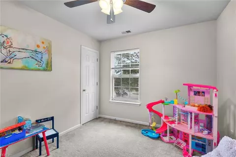 Bedroom - 3910 River Breeze Cir, Chesapeake, VA 23321 photo 5 of 6