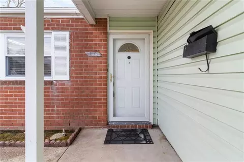 100 Greenwell Dr, Hampton, VA 23666 photo 5