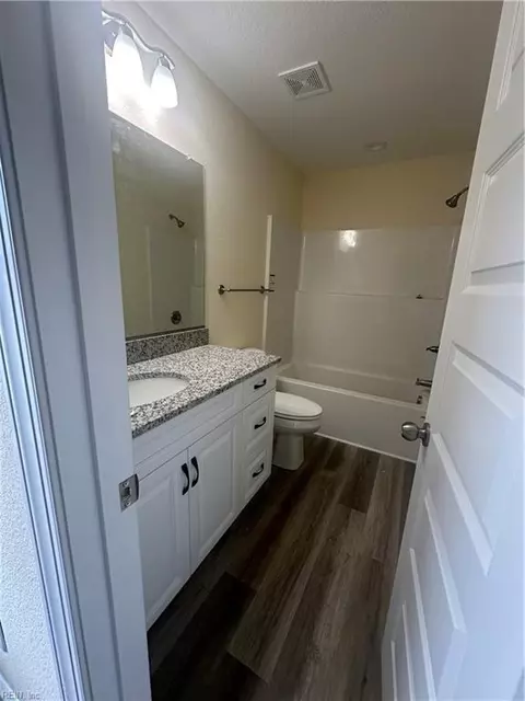 Bath - 508 Eola Ave, Suffolk, VA 23434 photo 1 of 6